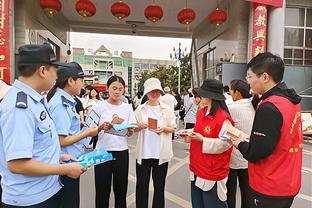 明日快船对阵尼克斯 乔治仍然因左髋酸痛出战存疑